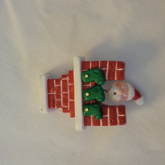 Santa Claus Pin - Picture 1 of 3